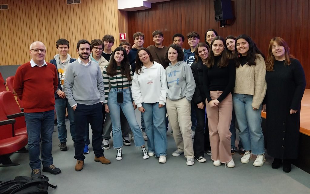 Dias da Cultura Decorreu hoje, dia 16, o debate sobre a "Economia de Francisco"- Foi organizado pelas turmas de economia 10B e 12B. Excelente participação!